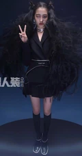 关晓彤个性，炸裂，非主流造型登男人装杂志酷美写真图集