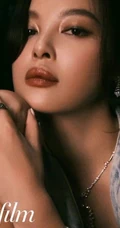 辛芷蕾白色礼裙衣搭配牛仔套装气质慵懒杂志写真图集