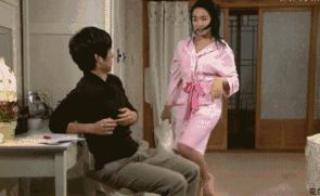帅哥，来聊聊天呗，女生挑逗男生搞笑动态图片