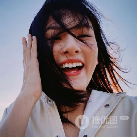 宋祖儿超好看仙气，甜美，呆萌，可爱海边玩耍高清近距离自拍头像图片