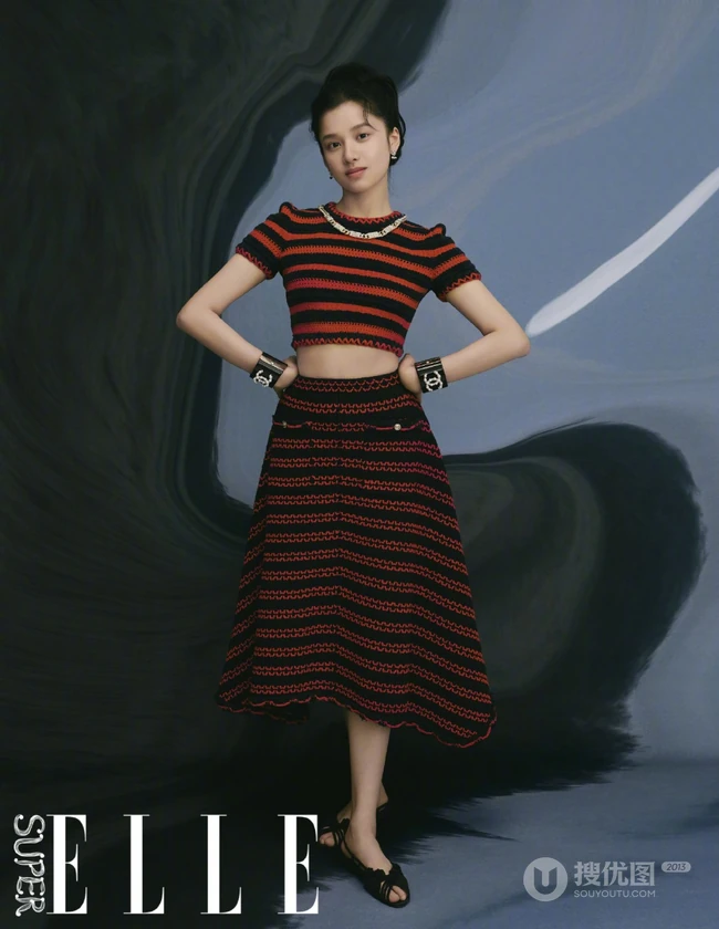 鬼马精灵元气少女张婧仪气质清凉穿搭SuperELLE杂志写真照