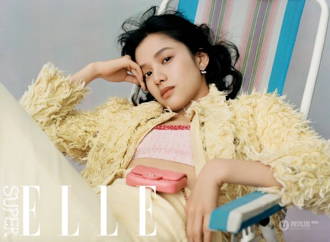 鬼马精灵元气少女张婧仪气质清凉穿搭SuperELLE杂志写真照