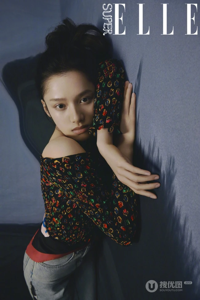 鬼马精灵元气少女张婧仪气质清凉穿搭SuperELLE杂志写真照