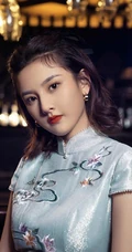 宋祖儿天生丽质气质旗袍装酒吧写真图片