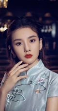 宋祖儿天生丽质气质旗袍装酒吧写真图片