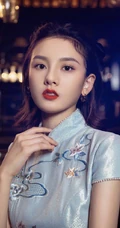 宋祖儿天生丽质气质旗袍装酒吧写真图片