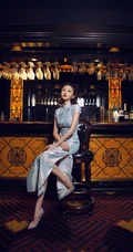 宋祖儿天生丽质气质旗袍装酒吧写真图片