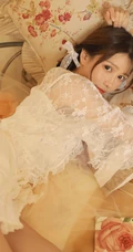 少女，暖室内，穿着白色蕾丝衣迷你短裙的大眼睛少女温暖艺术摄影高清写真