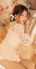 少女，暖室内，穿着白色蕾丝衣迷你短裙的大眼睛少女温暖艺术摄影高清写真
