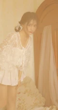 少女，暖室内，穿着白色蕾丝衣迷你短裙的大眼睛少女温暖艺术摄影高清写真
