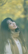 安泳畅唯美深秋与路边树木，落叶街拍写真美照