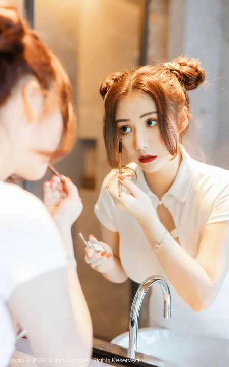 双丸子头，浴室 浴缸，气质匀称修身女生Evon陈赞之紧身包臀裙写真套图