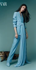 15岁女孩任晴佳最新写真照，长发披肩，身高腿长，靓丽且时尚