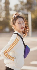 暖阳下的宣璐笑容动人初冬街拍写真美照