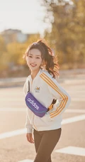暖阳下的宣璐笑容动人初冬街拍写真美照