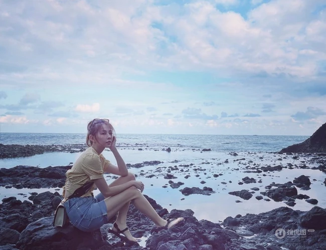 台湾女明星邵雨薇生活照图片