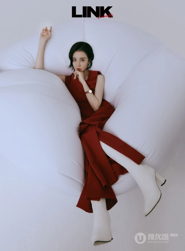 陈小纭轻松驾驭百变风格，时尚靓丽写真杂志图片