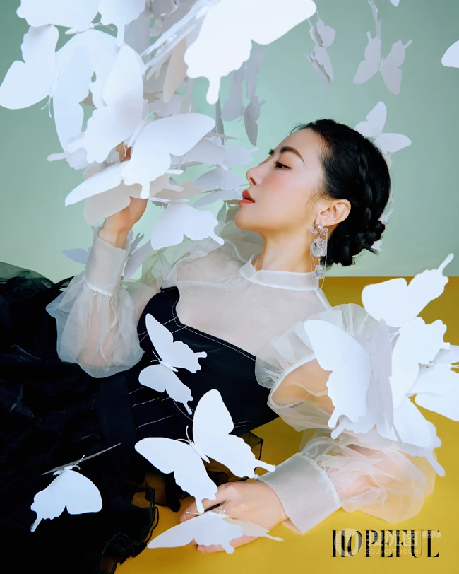 张钧甯2020最新ELLE TAIWAN十二月封面写真图片