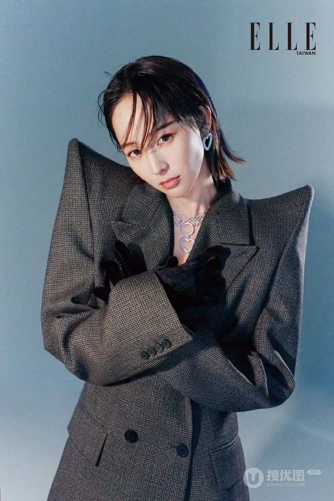 张钧甯2020最新ELLE TAIWAN十二月封面写真图片