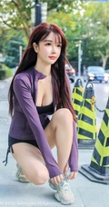 清甜秀美，肌肤雪白少女南初妹妹气质紧身运动礼裙背心短裤街拍图集（一）