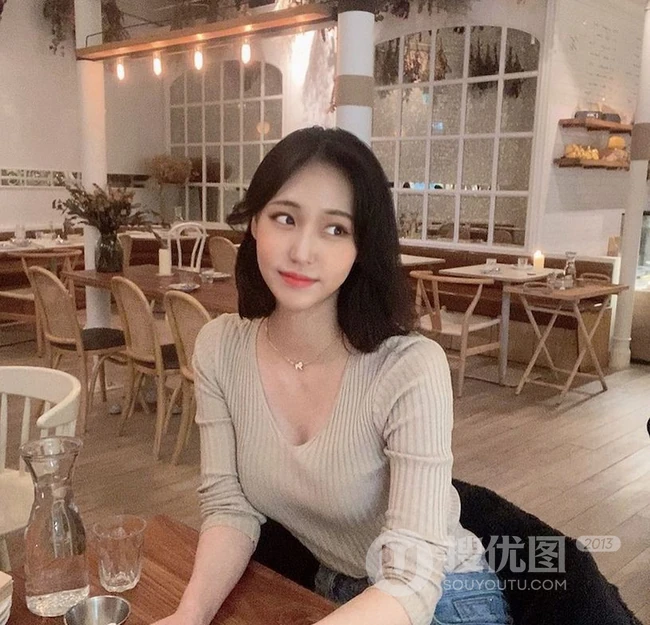 笑容甜美，身材动人 舞蹈系匀称气质韩国妹子气质可爱生活照自拍图片（杂图集）
