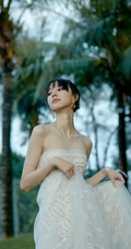王悦伊气质时尚白色礼裙纱裙穿着出席某活动超美写真照