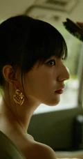 王悦伊气质时尚白色礼裙纱裙穿着出席某活动超美写真照