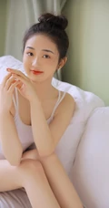 双眼皮 丸子头 沙发女生 紧身连体衣 跳舞服 漂亮线条感少女写真