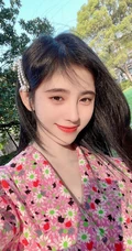 鞠婧祎小碎花印花衬衫清新清新户外写真图片