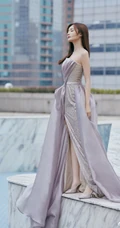 李一桐气质好看礼裙礼服长裙着身眼神迷离写真美照