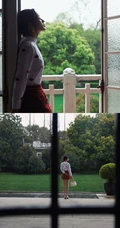 李沁气质优雅唇印白衫搭配格纹红裙公园湖畔写真美照