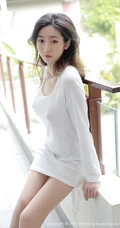 气质锁骨女生安琪Yee简约装白色棉裙凸点穿着尽显身形匀称身材写真图集