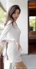 气质锁骨女生安琪Yee简约装白色棉裙凸点穿着尽显身形匀称身材写真图集
