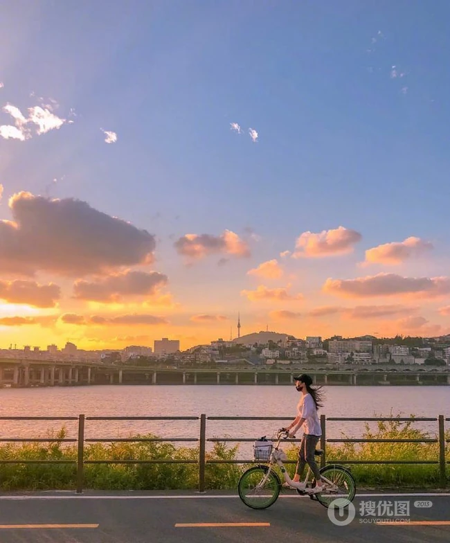 日落黄昏，醉人的晚霞，红霞唯美人文风景暖色调意境美图