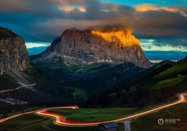 日照金山，人间仙境，云雾缭绕的意大利多洛米蒂山高空摄影美图 第6张