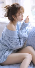 软软糯糯的毛衣少女，皮肤白皙，线条感修长的短裤女孩唯美室内写真图集