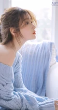 软软糯糯的毛衣少女，皮肤白皙，线条感修长的短裤女孩唯美室内写真图集
