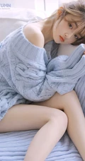 软软糯糯的毛衣少女，皮肤白皙，线条感修长的短裤女孩唯美室内写真图集