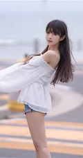 小脸蛋女生Shika小鹿鹿礼裙白衣牛仔短裤穿搭户外清新写真照片