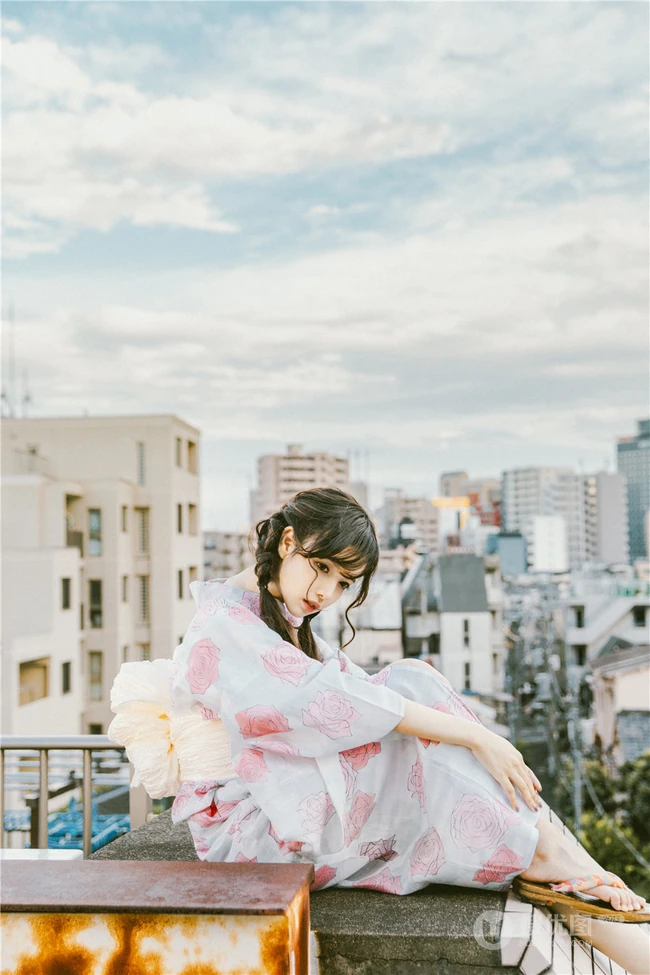 小脸蛋女生Shika小鹿鹿礼裙白衣牛仔短裤穿搭户外清新写真照片