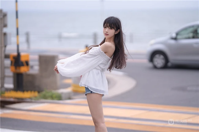 小脸蛋女生Shika小鹿鹿礼裙白衣牛仔短裤穿搭户外清新写真照片