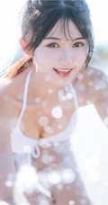 阳光动人少女鳗鱼霏儿肩带泳装家居服牛仔热裤穿搭海边旅拍写真套图