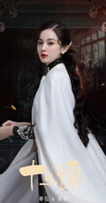 古力娜扎《十二谭》古典韵味旗袍装气质大方写真剧照图片