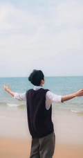 王俊凯春日海边写真图片