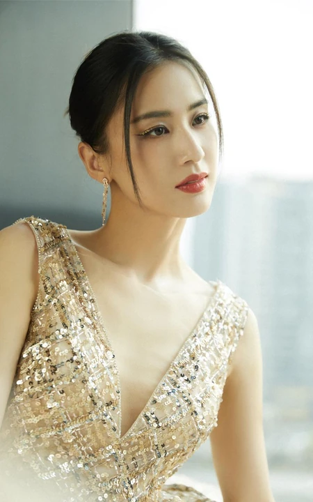 黄圣依buling闪亮V领露背装礼服穿着气质写真照片