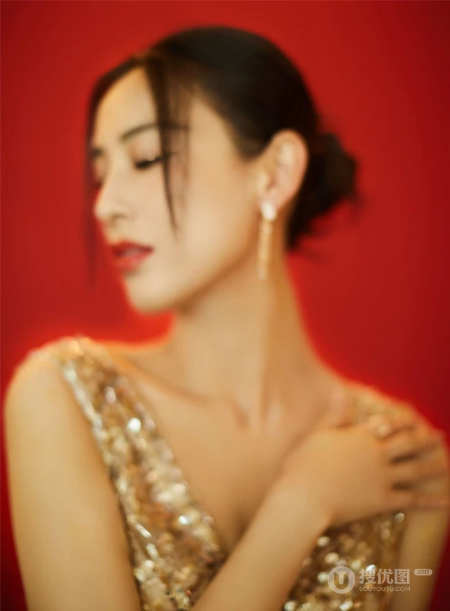 黄圣依buling闪亮V领露背装礼服穿着气质写真照片