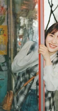少女沈月休闲穿搭街拍闲逛春意十足甜美可爱写真图片