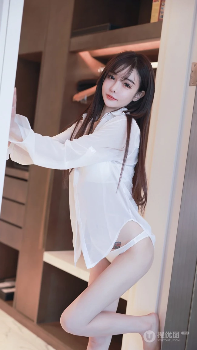 衬衫女孩魅力，透视装衬衫内衣长发美腿美女南初妹妹手机壁纸图片