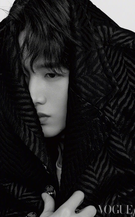 白敬亭VogueFilm杂志帅气写真照片