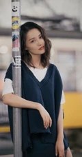 李沁甜美可爱休闲装穿搭街拍写真照片